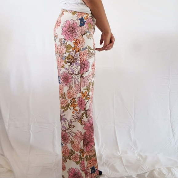 NEW- Meet Me In Paris Wide Leg Floral Pants - Picture 3 of 4